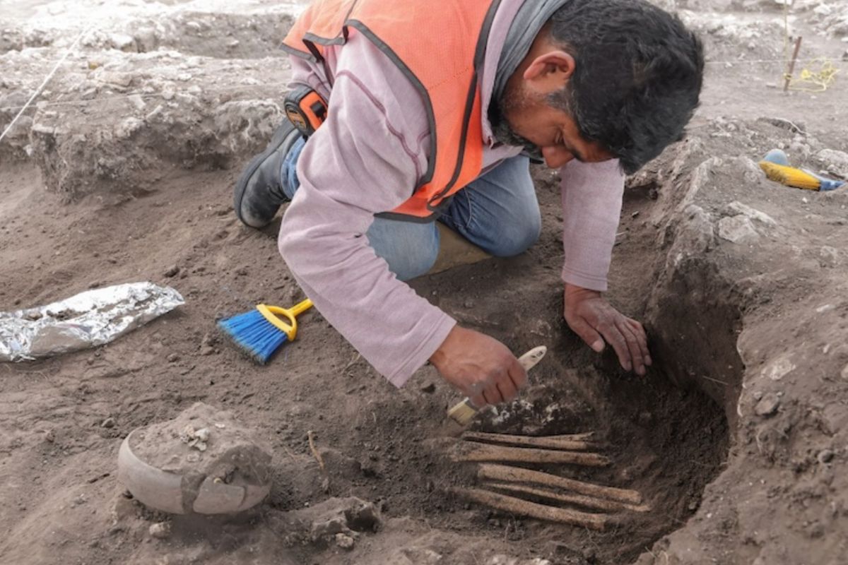 Arqueólogos del INAH descubrieron tumbas teotihuacanas durante obras del Tren México-Querétaro. Foto: INAH