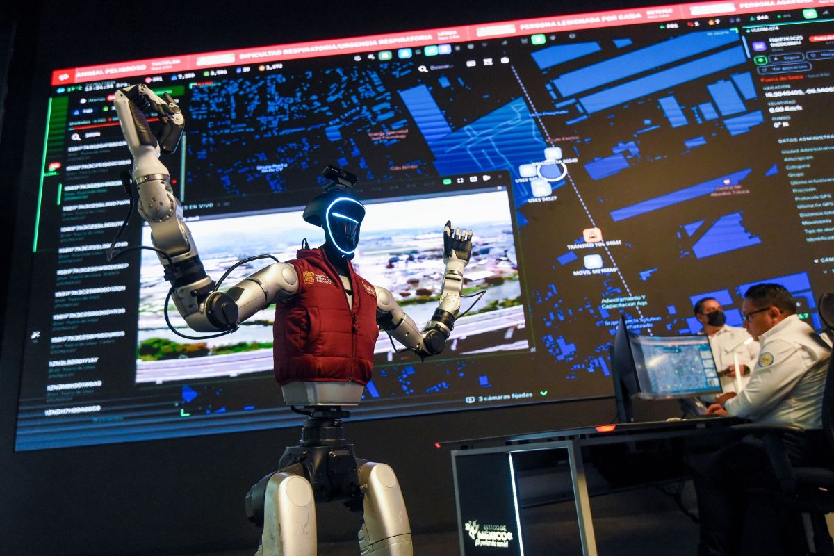 Presentación de los robots durante la modernización del C5 en el Estado de México. Foto: Cuartoscuro