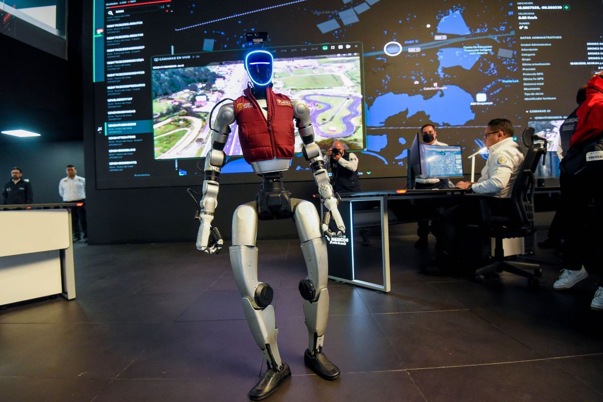 Ceci, el robot humanoide que fue integrado al sistema de seguridad del Edomex. Foto: Cuartoscuro