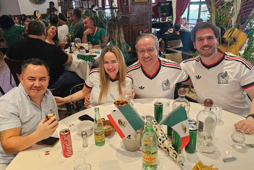 Ambiente mundialista en restaurantes de Querétaro