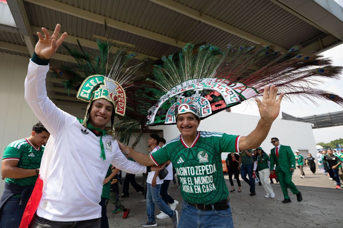 Colores, emocio?n y euforia la aficio?n protagoniza el arranque del Mundial