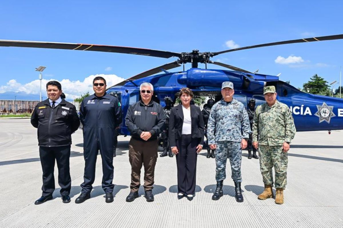 Autoridades estatales y federales durante el evento de modernización del sistema de seguridad. Foto: Especial