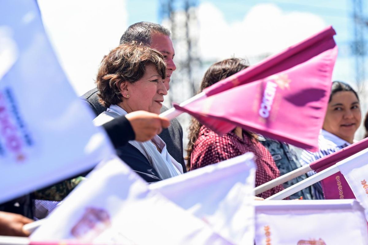 Delfina Gómez encabezó la entrega de 32 nuevas patrullas en Valle de Chalco. Foto: Especial