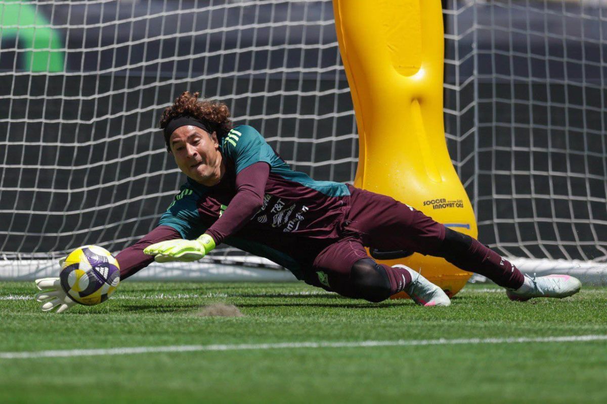 La experiencia, liderazgo y legado de Ochoa lo mantienen como una pieza importante dentro del proyecto de Javier Aguirre rumbo al Mundial. Foto: Especial