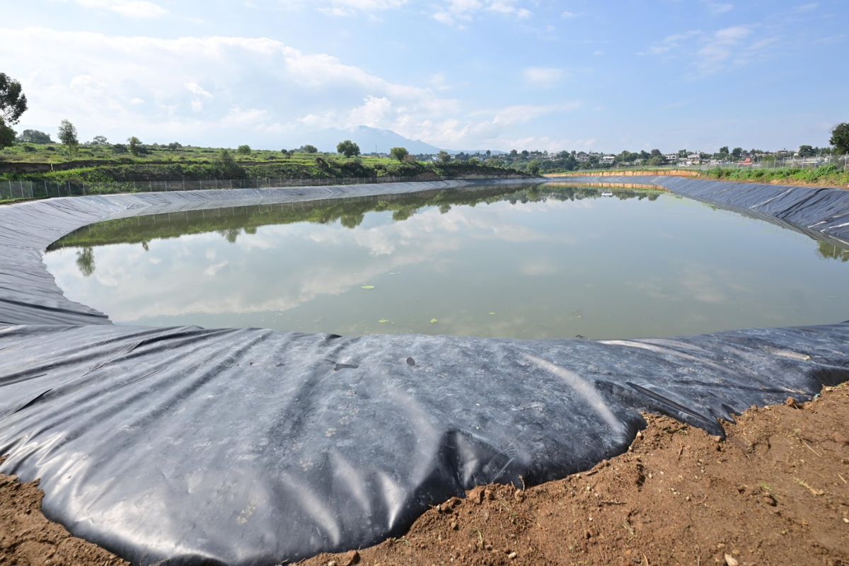 La nueva represa de captación en Santa María Nativitas permitirá almacenar más de 50 millones de litros de agua, una reserva estratégica para enfrentar el estiaje y fortalecer la producción agrícola de Texcoco. Foto: Especial