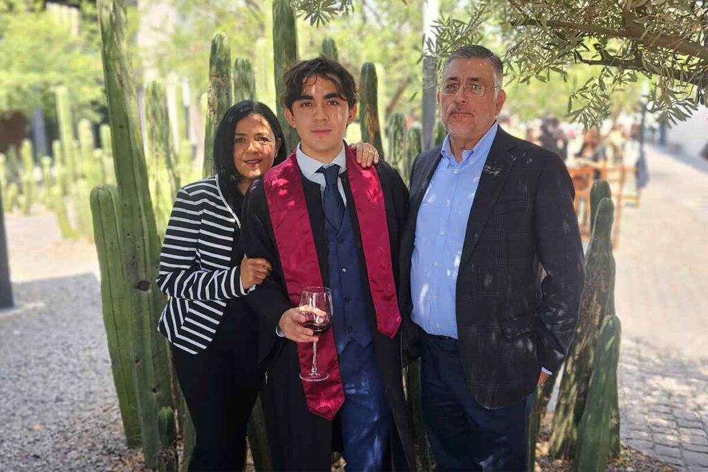 Graduación de la tercera generación de la New Element University