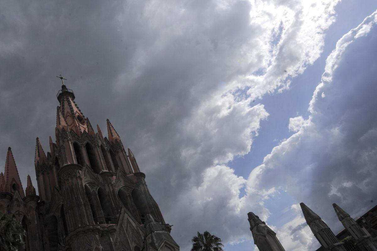 La arquitectura colonial y el patrimonio histórico mantienen a la ciudad entre las favoritas de los viajeros. Foto: Cuartoscuro