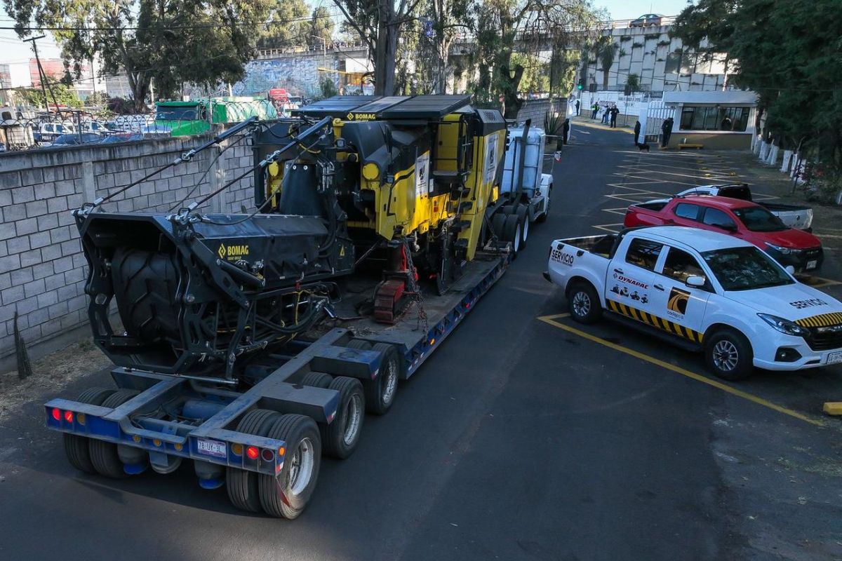 Los trenes de pavimentación rehabilitarán más de 340 kilómetros de vialidades en el oriente del Estado de México. Foto: Especial