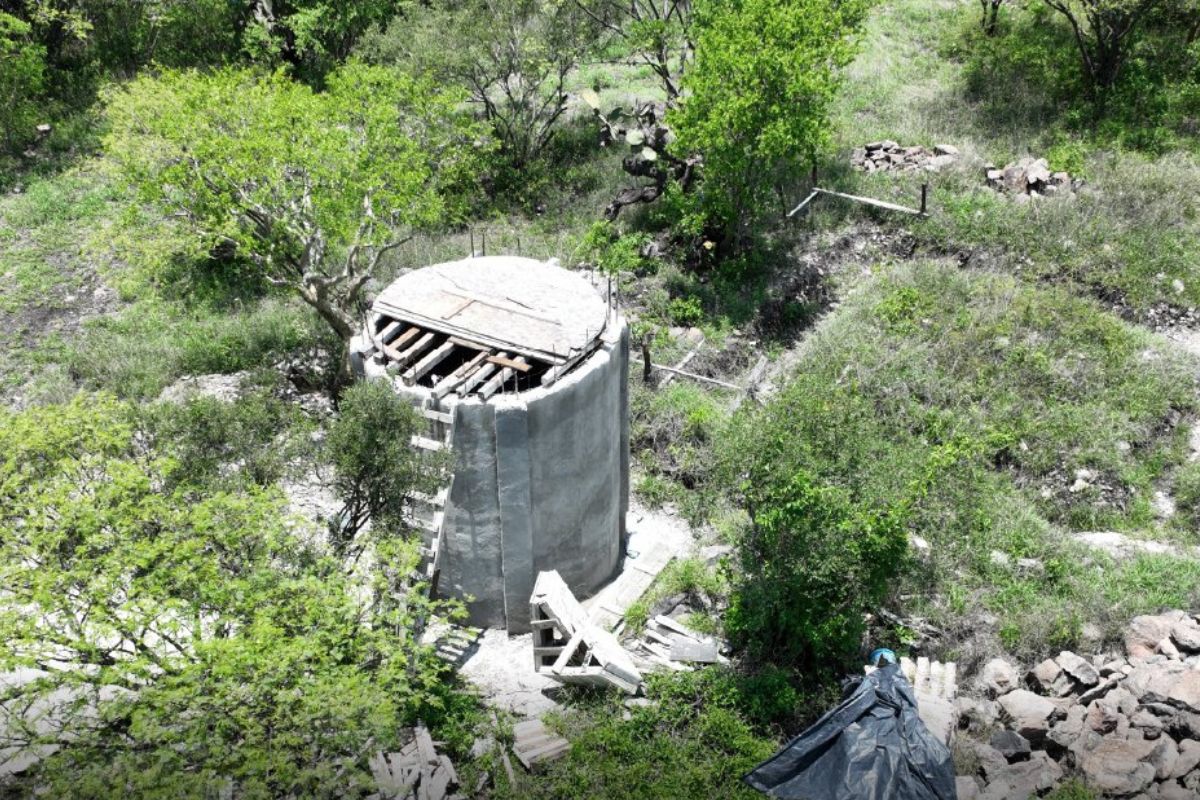 Cisternas y sistemas de captación de agua fueron instalados dentro del predio sin acreditar las autorizaciones ambientales correspondientes. Foto: Profepa