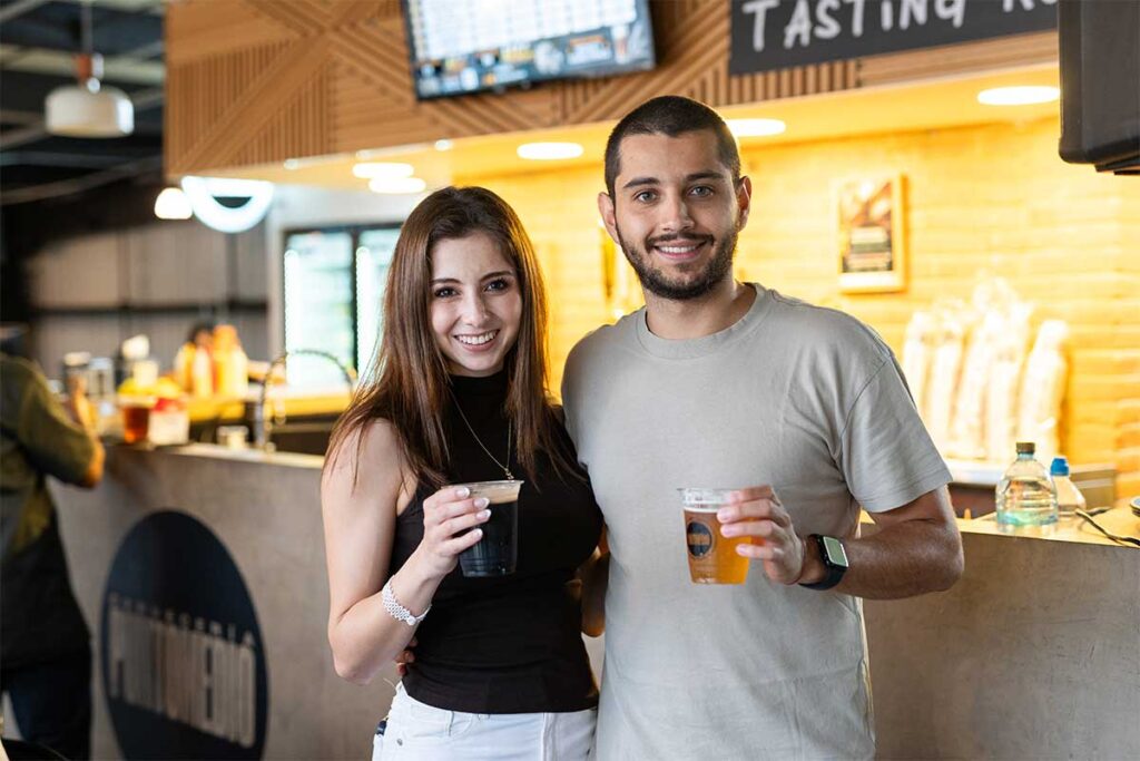 Segundo aniversario de Punto Medio Tasting Room